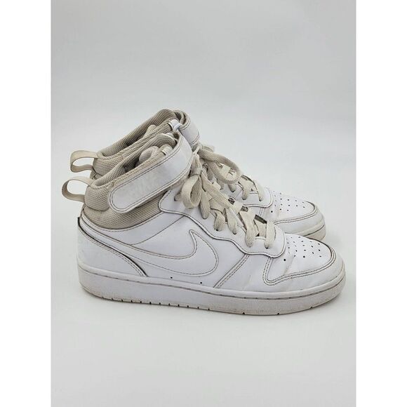Nike Court Borough Mid 2 Youth Size 5Y Triple White Basketball Shoes CD7782-10 - Picture 1 of 8